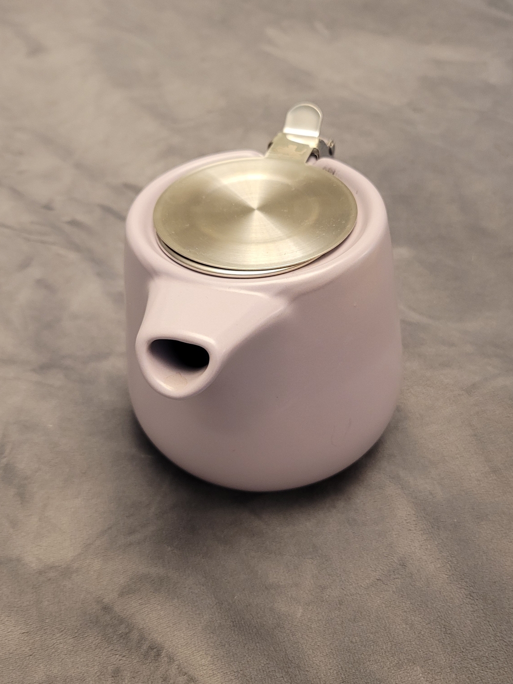 Maxwell & Williams Ceramic Teapot with Stainless Lid & Strainer - Light Lavender
